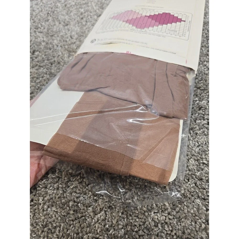 NOS Vintage Hanes Silk Reflections Sheer Collection 717 Size AB Barely There